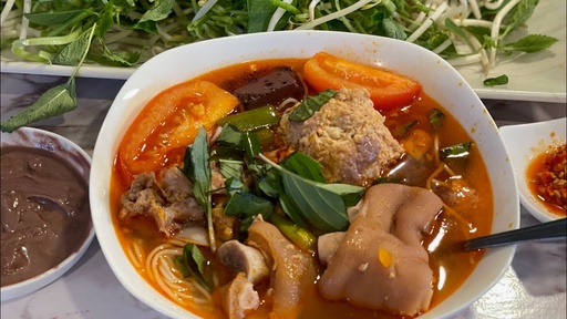 Bún Riêu Giò Heo